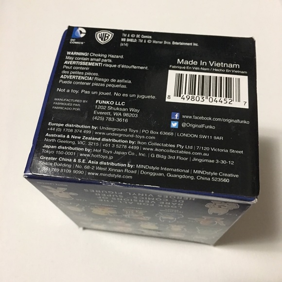 Deathstroke DC Comics Super Heroes Vinyl Figurine - Picture 12 of 16